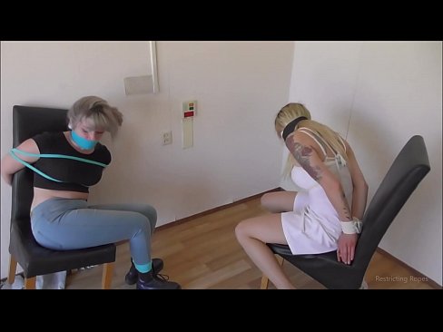 ❤️ E varur / e lidhur dhe e gojës / vajzë në ankth ❤ Video porno tek ne ﹏
